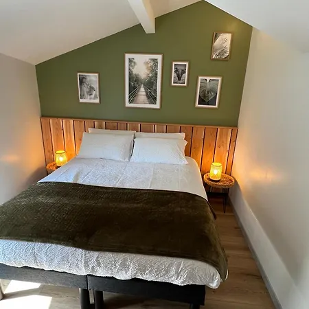 Holiday home Parenthese Au Vivier Fleurie